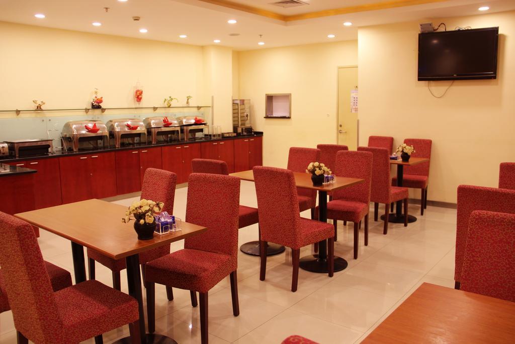 Hanting Express Wuhan Jiang Han Road Walking Street Екстер'єр фото
