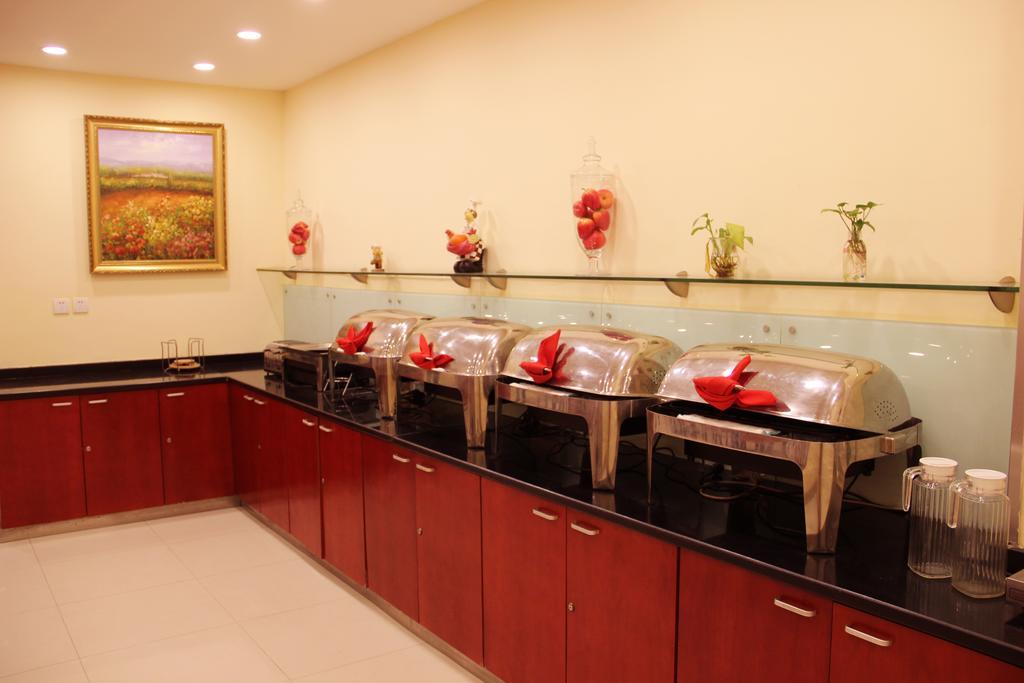 Hanting Express Wuhan Jiang Han Road Walking Street Екстер'єр фото