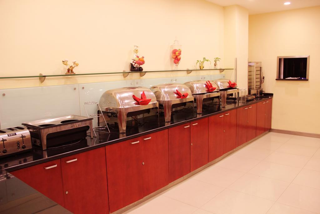 Hanting Express Wuhan Jiang Han Road Walking Street Екстер'єр фото