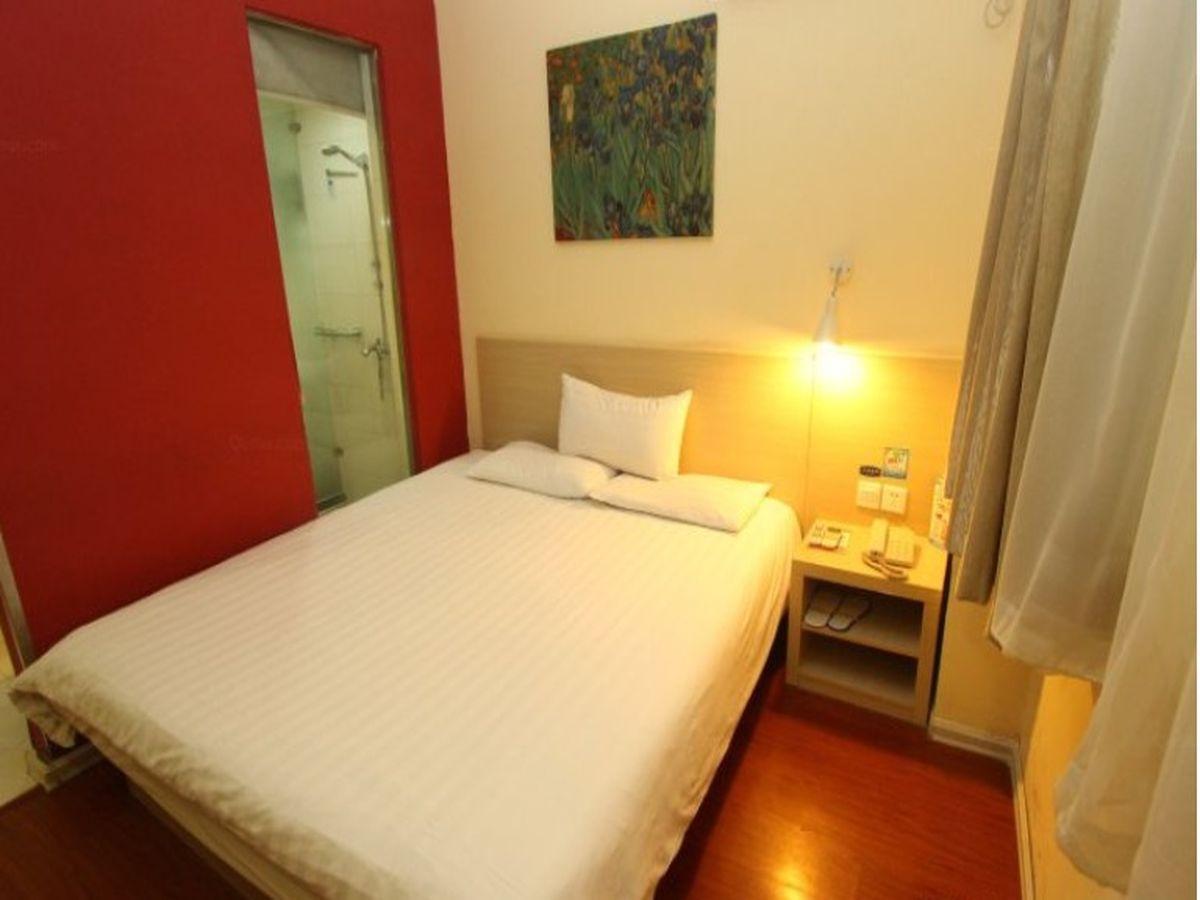 Hanting Express Wuhan Jiang Han Road Walking Street Екстер'єр фото